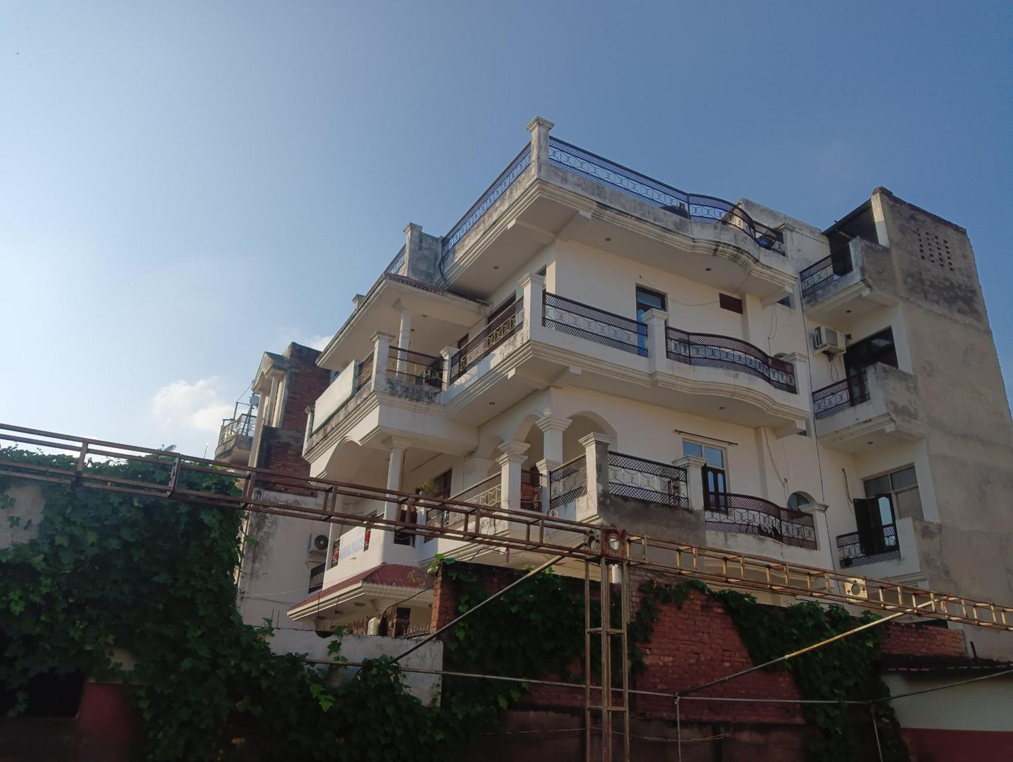 Varuna Palace Varanasi , Near Mandir & Ghat'S, Varanasi