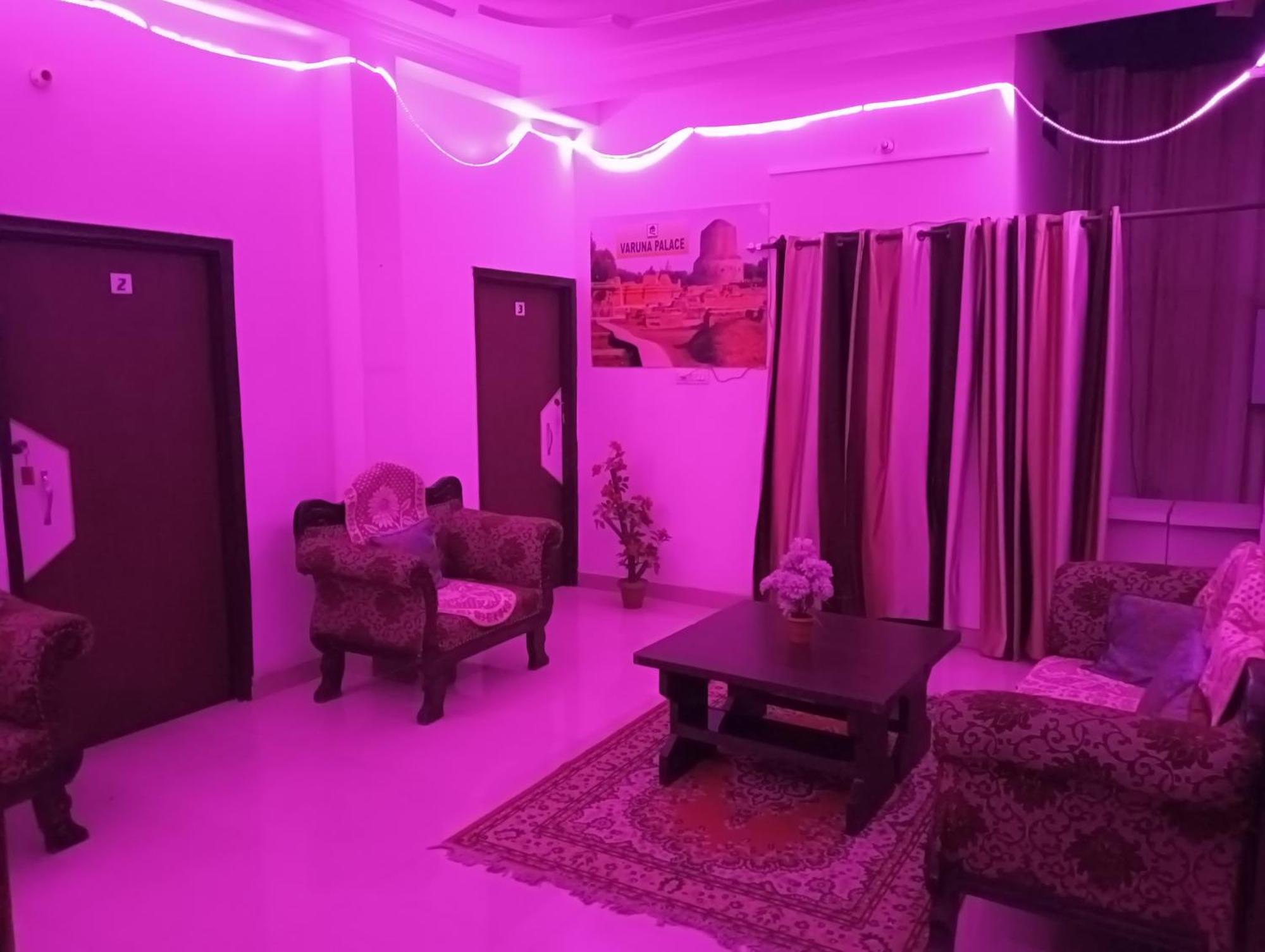 Varuna Palace Varanasi , Near Mandir & Ghat'S — Photos 1